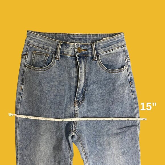 🔥 SHEIN High-Rise Flare Leg Jeans with Raw Hem (Size S / US 4) - Picture 7 of 9